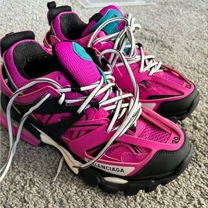 Use authentic Balenciaga sneakers in great condition only  been worn twice